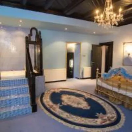 Casa Cu Farfurii Hotel 3*